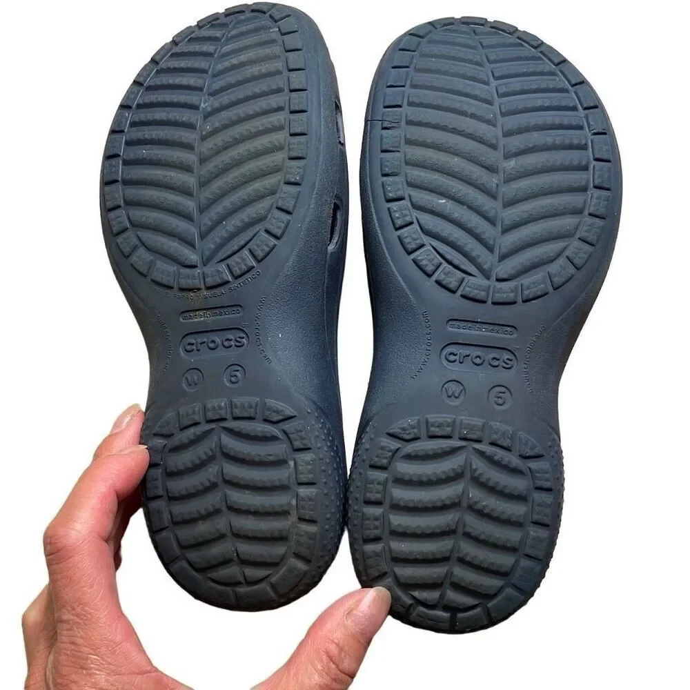 EUC Navy Blue Crocs Feminine Non-Clunky Slip On Clogs - Size W5/J2 - Rare Style!